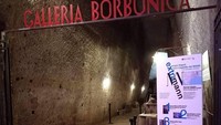 Berada dekat dengan pusat Kota Napoli, traveler bisa ikut tur dan melihat langsung peninggalan kota ini sejak jaman perang. (galleriaborbonica/Instagram)