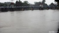 Badan Meteorologi Klimatologi dan Geofisika (BMKG) telah memberikan peringatan dini. Yakni potensi hujan dengan intensitas sedang hingga lebat pada Senin (25/6).