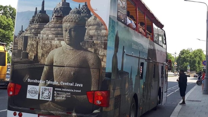 Bus Wonderful Indonesia di Rusia
