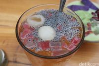 Cerita Cafe: Mantap! Iga Penyet dan Mie Godok Sedap Ada di Sini