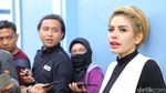 Tatapan Nikita Mirzani saat Ditanya Soal Keluarga Dipo Latief
