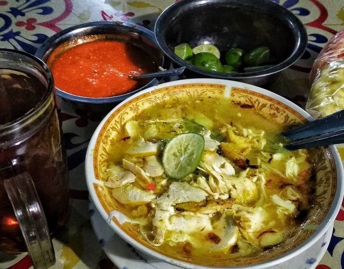 Gambar Makan Soto Ayam - Gambar Hitam HD