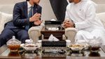 Melihat Momen Makan Putra Mahkota Yordania yang Berparas Tampan