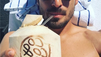 Disebut Mirip Hamish Daud, Ini Gaya Keren Pesepakbola Mats Hummels Saat Kulineran