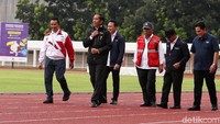 Jokowi melakukan peninjauan dengan didampingi Menteri Sekretaris Negara Pratikno, Menteri Pekerjaan Umum dan Perumahan Rakyat Basuki Hadimuljono, Menteri Pemuda dan Olahraga Imam Nahrawi, Ketua Panitia Pelaksana Asian Games (INASGOC) Erick Thohir, dan Kepala Badan Ekonomi Kreatif Triawan Munaf.