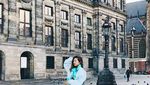 Foto: Saat Hot Mom Jennifer Bachdim Keliling Dunia