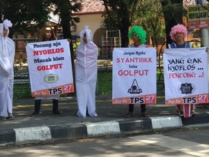 Pocong Gentayangan di Medan Kampanye Anti Golput