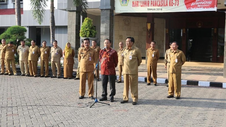 Dispendukcapil Gresik Terbitkan 8.600 Suket untuk Pilgub Jatim Dispendukcapil Gresik Terbitkan 8.600 Suket untuk Pilgub Jatim