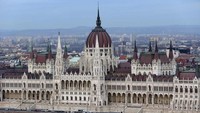Hungarian Parliament Building and Sungai Danube pernah digunakan dalam produksi film Transporter 3. Sedangkan adegan pembuka Atomic Blonde mengambil lokasi di tepi Sungai Danube (Reuters)