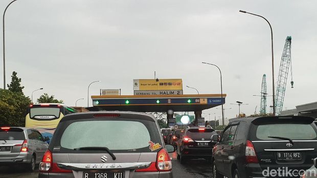 Lalin Tol Bekasi Arah Jakarta Macet Parah Pagi Ini