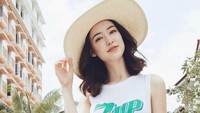 Namanya Fiona Fussi, model cantik Singapura ini suka traveling lho. (fionafussi/Instagram)