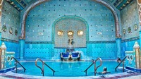 Dilihat dari CNN Travel, paling tidak ada 10 tempat di Budapest yang menjadi lokasi syuting film Hollywood. Yang pertama ada Gellert Hotel and Baths di tepi Sungai Danube, yang masuk dalam film tahun 1996 yaitu Evita (Gellert Baths)