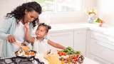 Perhatikan 4 Cara Memasak Ini Agar Nutrisi Makanan Anak Tetap Optimal