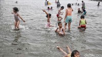 Tiket gratis berwisata ke Ancol ini hanya berlaku untuk perorangan saja dan tidak berlaku untuk kendaraan.