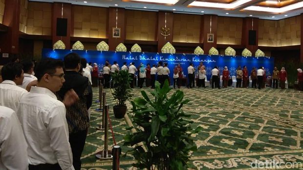 Berkebaya Merah, Sri Mulyani Halalbihalal Bareng Pegawai Kemenkeu