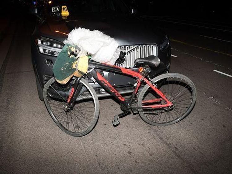 Mobil Otonom Uber Tabrak Pesepeda Hingga Tewas