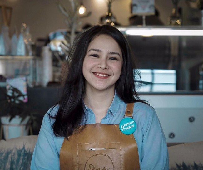  Wanita yang juga akrab dipanggil Gaby ini merupakan barista di Kedai Kopi Dua, Cipete, Jakarta Selatan.  Foto: Instagram @gabriellakf