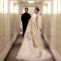 Adrian Gan tak hanya merancang gaun resepsi Kelly di pestanya di Italia, namun juga saat acara pertunangannya Jakarta di awal Juni 2018. Foto: Venema Pictures