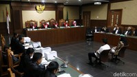 Jaksa membacakan tuntutan untuk Rita Widyasari.