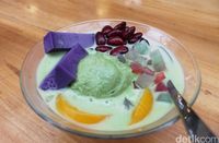 Cerita Cafe: Mantap! Iga Penyet dan Mie Godok Sedap Ada di Sini