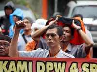 Duh, Pak Pos Tak Terima Gaji Mulai 1 Februari
