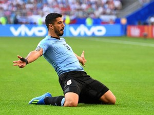 Hadapi Portugal, Suarez Tak Akan Lambat Panas dan Harus Langsung Menggigit