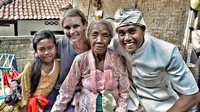 Foto: Wanita tua itu biasa dipanggil Nenek. Tentu nama itu bukan nama aslinya melainkan usianya yang sudah mendekati 1 abad (Mark Eveleigh/BBC Travel)