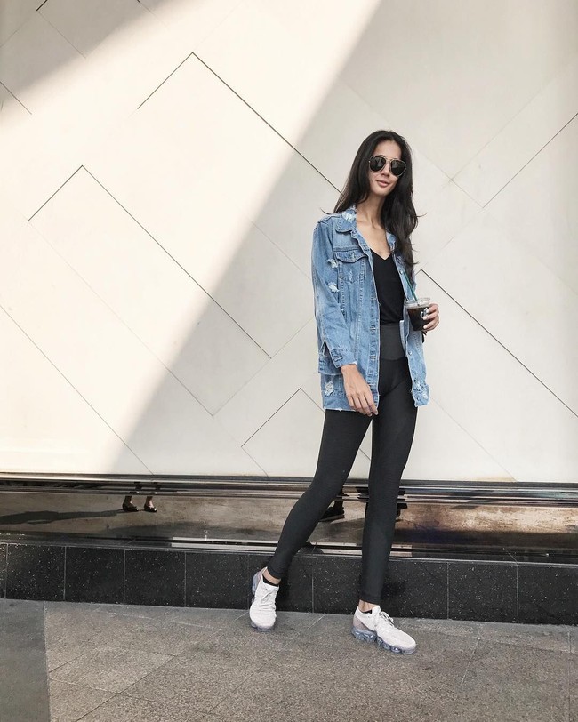 Gaya sehari-hari Paula Verhoeven yang kekinian, sesekali boyish tapi tetap chic dan feminin. (Foto: Instagram/@paula_verhoeven)