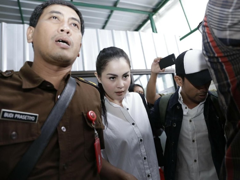 Klarifikasi Petugas Rutan soal Isu Jennifer Dunn Bebas Hari Ini Klarifikasi Petugas Rutan soal Isu Jennifer Dunn Bebas Hari Ini