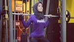 Potret Aten, Hijabers Cantik Berotot Kekar yang Doyan Nge-Gym