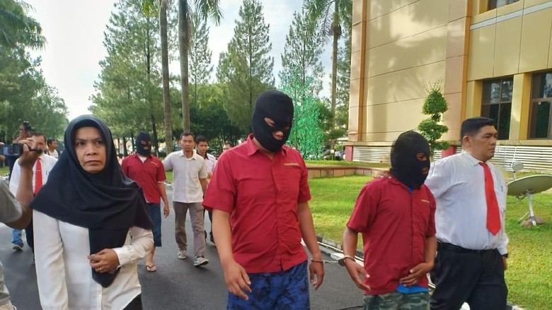 KM Sinar Bangun Tenggelam, 3 Pegawai Dishub Jadi Tersangka KM Sinar Bangun Tenggelam, 3 Pegawai Dishub Jadi Tersangka