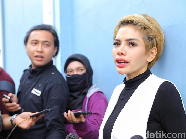 Nikita Mirzani Bantah Tak Kumpul saat Lebaran dengan 