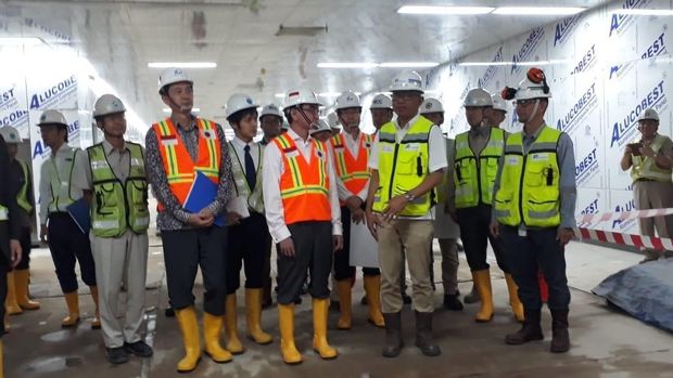 Menteri Luar Negeri Jepang Blusukan ke Terowongan MRT Jakarta