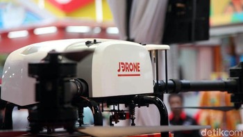 Kecanggihan drone ini yakni bisa mengangkat berat 10 kilogram dengan jarak maksimal 10 km dan kecepatan maksimal 72 km per jam.
