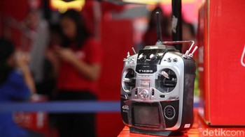 Drone tersebut mampu mengangkat berat 10 kilogram dengan jarak maksimal 10 km.