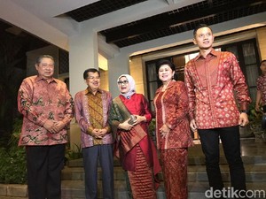 SBY-JK Cipika Cipiki di Momen Silaturahmi