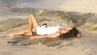 Kalau soal pantai, sudah pasti Bali jadi pilihan favorit Paula. (Instagram/Paula Verhoeven)