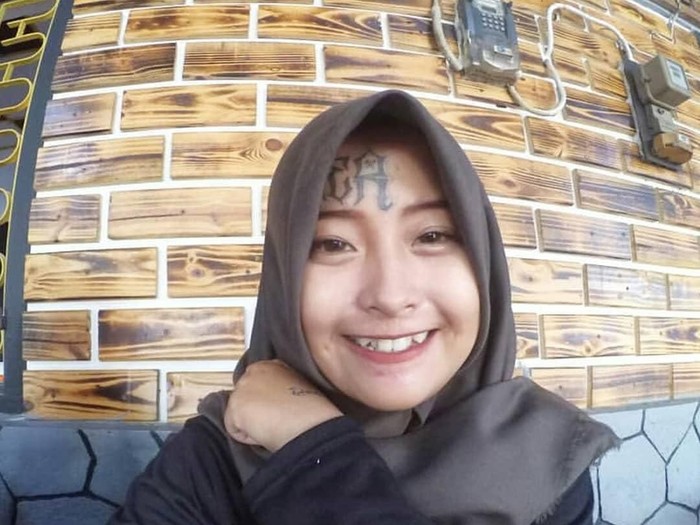 Cerita hijrah mantan anak punk yang punya tato di wajah. Foto: Instagram/Iskarandy Cerita hijrah mantan anak punk yang punya tato di wajah. Foto: Instagram/Iskarandy