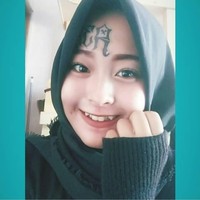 Dulu, Iska mengaku jadi anak bandel yang tak mendengar nasihat orang tua. Ia merasa senang dengan kebebasan anak punk. Ia pun mentato wajah, tangan, dan tubuhnya.  Foto: Instagram/Iskarandy