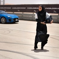 Saya percaya hari ini bukan hanya untuk merayakan era baru di mana wanita bisa mengemudi, tapi juga kelahiran wanita di dunia motor sport di Arab Saudi, ucapnya kepada Reuters. Foto: Getty Images