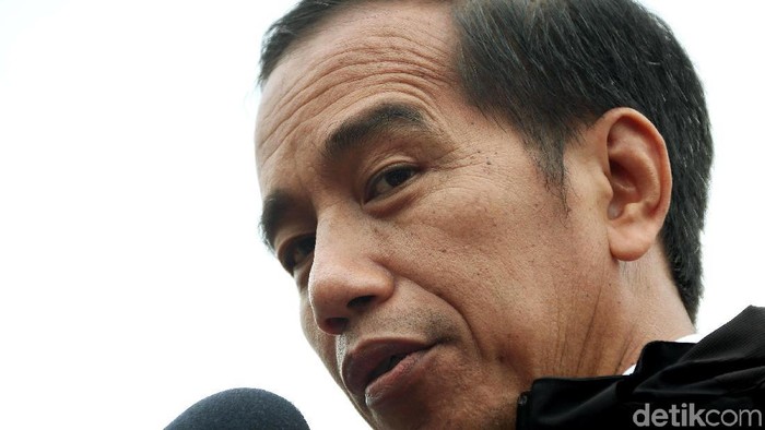 Presiden Jokowi persiapan Asian Games di Gelora Bung Karno, Jakarta, Senin (25/6/2018). Jokowi datang dengan mengenakan jaket Asian Games 2018.