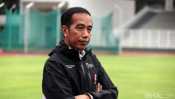 Gaya Jokowi Berjaket Asian Games