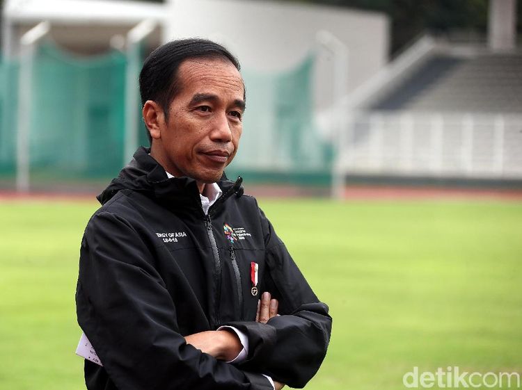 Gaya Jokowi Berjaket Asian Games