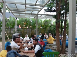 Kantong Tipis? Nongkrong Seru Saja di 5 Kafe Instagramable Ini