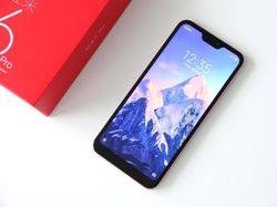 Penampakan Redmi 6 Pro Berkamera Ganda dan Berponi