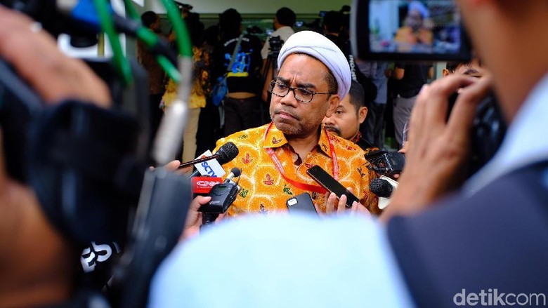 Dua Kursi Buat Ali Mochtar Ngabalin Dua Kursi Buat Ali Mochtar Ngabalin