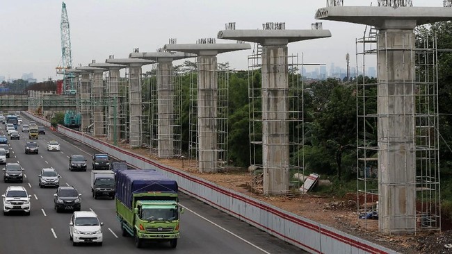 Serangan Oposisi ke Pemerintah: Dari Tiang LRT Sampai Utang