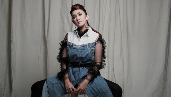 Masih Sendiri, Nafa Urbach Nunggu Iqbaal Ramadhan?