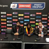 Kini ia sudah menjadi wasit FA yang terkualifikasi dan berharap bisa segera turun di Champions League. Siapa bilang wanita tidak bisa jadi wasit dan jadi seorang muslim sekaligus? tutur JJ dikutip dari Dailymail UK. (Foto: Instagram/Jawahir_Roble)