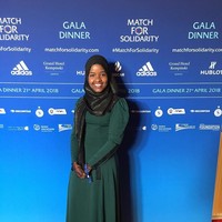 Jawahir Roble menorehkan sejarah di Inggris. Ia jadi wasit wanita berhijab pertama dan satu-satunya di Inggris saat ini. JJ, sapaan akrabnya pindah dari Somalia ke Inggris saat masih kecil.